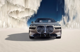 创新纯电动BMW i7携全新BMW 7系家族成员陆续到店，首批车主将获限量版艺术版画261