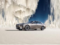 创新纯电动BMW i7携全新BMW 7系家族成员陆续到店，首批车主将获限量版艺术版画632